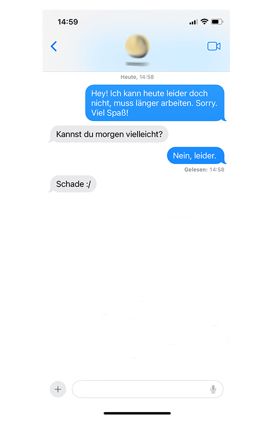 Smartphone mit Chatnachricht - Absage